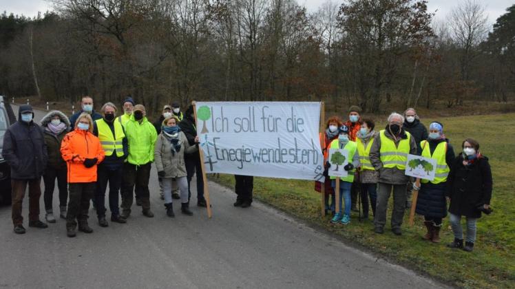 Im Januar hatten Bewohner aus Strassen und umliegenden Orten gegen die geplanten Fällungen demonstriert.