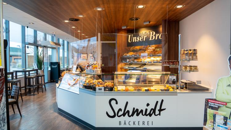 Neueröffnung von Bäckerei Schmidt Filiale