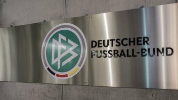 Der Deutsche Fußball-Bund kämpft mit Skandalen und einem schlechten Image.