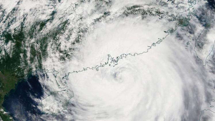 So stellte sich der Taifun vom Satellitenbild dar.