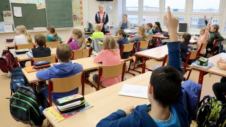 So wie sich diese damalige vierte Klasse aus Schmarl für weiterführende Schulen entscheiden musste, stehen nun wieder Hunderte Kinder aus Rostock vor der Frage.