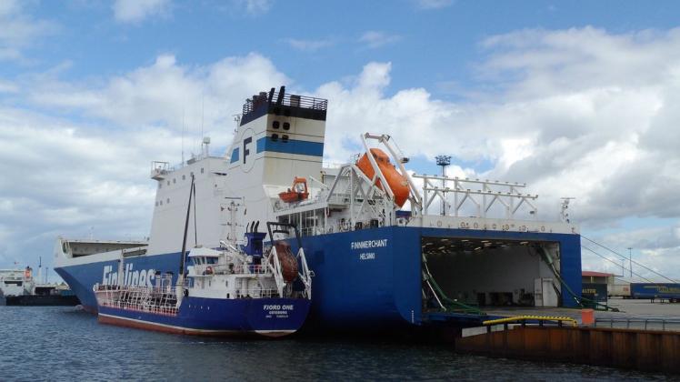 Die Fähre „Finnmerchant“ im Rostocker Hafen: Sie verkehrt regelmäßig zwischen der Hansestadt und Hanko. Die Fähre „Finnmerchant“ im Rostocker Hafen: Sie verkehrt regelmäßig zwischen der Hansestadt und Hanko.