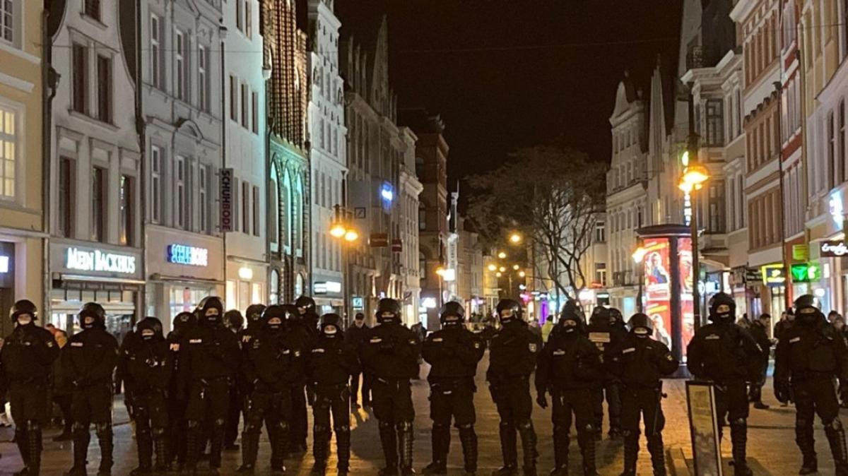 Unangemeldete Demo am Dienstag in Rostock wurde aufgelöst NNN