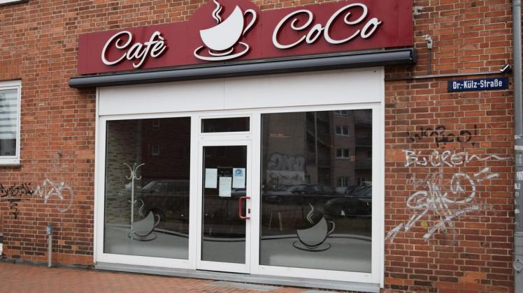 „Bis auf Weiteres geschlossen“, steht an der Tür des Café Coco in der Dr.-Külz-Straße.