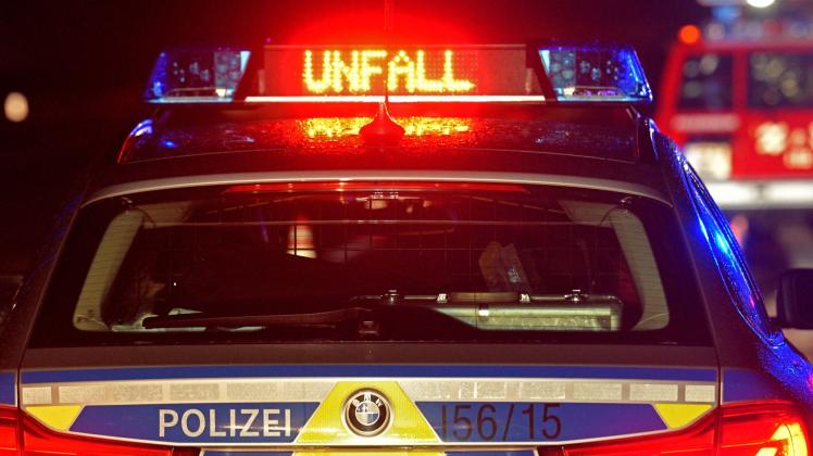 Ein Kind ist bei einem Unfall in der Gemeinde Halle im Landkreis Grafschaft Bentheim schwer verletzt worden. (Symbolbild)