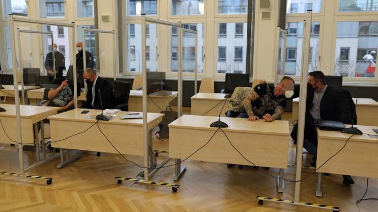 Vor dem Landgericht der Hansestadt Rostock müssen sich zwei Angeklagte verantworten.