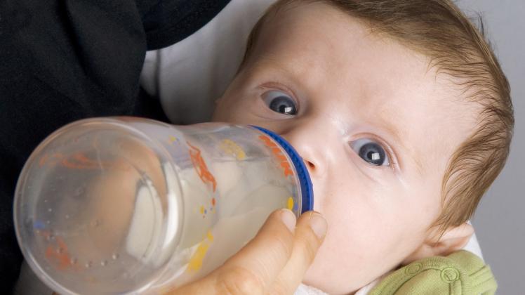 Babys vertragen oft nur eine spezielle Säuglingsnahrung.
