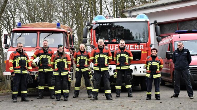 Die Einsatzkräfte der Freiwilligen Feuerwehr Lützow sagen von sich selbst, sie seien eine große Familie.