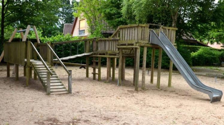 Die Kletter-Rutsch-Kombi auf Stelzen auf dem Spielplatz an der Soltauer Straße in Bookholzberg muss ersetzt werden.Die Gemeinde Ganderkesee bittet über Facebook um Vorschläge. 