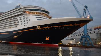 „Disney Wish“ am 11. Februar 2022 bei der Meyer Werft in Papenburg ausgedockt.