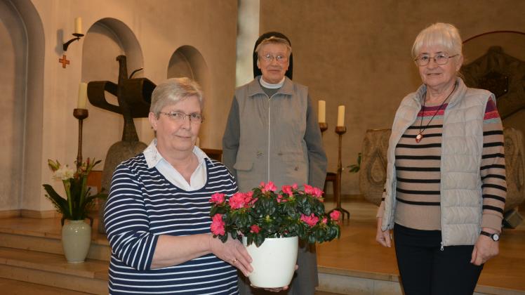Sie werden in den Ruhestand verabschiedet: Bogumila Piechel, Schwester Maria und Karin Wichmann.