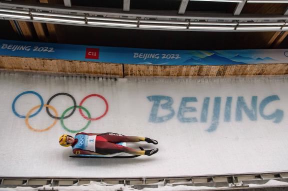 (220208) -- BEIJING, Feb. 8, 2022 -- Natalie Geisenberger of Germany competes during women s singles run?of luge event?