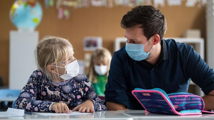 Mit der Schüler-Petition „#WirWerdenLaut“ wird unter anderem eine Aufhebung der Präsenzpflicht an Schulen gefordert. Mit der Schüler-Petition „#WirWerdenLaut“ wird unter anderem eine Aufhebung der Präsenzpflicht an Schulen gefordert.