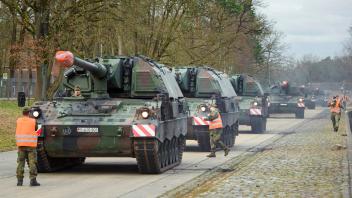 Keine Artillerie der Bundeswehr: Kanzler Scholz bleibt im Verbund mit Frankreich und Spanien zurückhaltender als Amerikaner, Briten oder Balten, wenn es um die Lieferung von Waffen in die Ukraine geht.