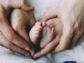 Ein gemeinsames Kind soll das Eheglück eines Paares aus Papenburg vollkommen machen. Doch das Ehepaar zögert, weil es sich fragt, wie verantwortungsvoll dies in einer Welt im Dauerkrisenmodus sei.