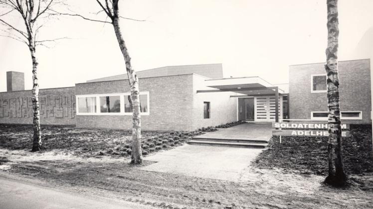 Im Februar 1967 war das Soldatenheim Adelheide vor den Toren der heutigen Delmetal-Kaserne nach anderthalbjähriger Bauzeit bereit, seiner Bestimmung übergeben zu werden.