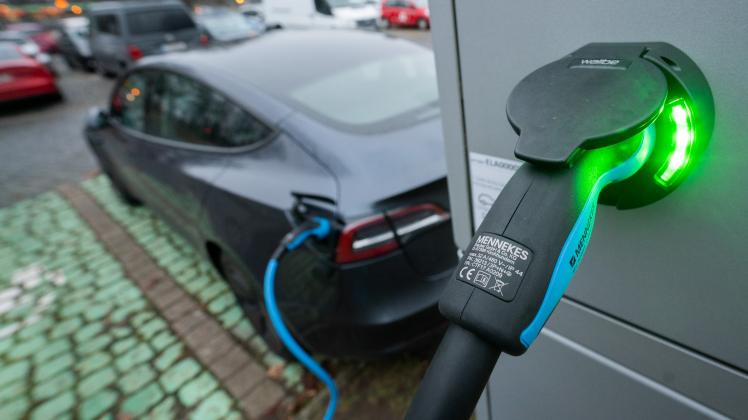 Mit dem Elektroauto Geld verdienen? Zwischen 200 und fast 400 Euro lassen sich durch die sogenannte Treibhausgasminderungs-Quote erzielen.