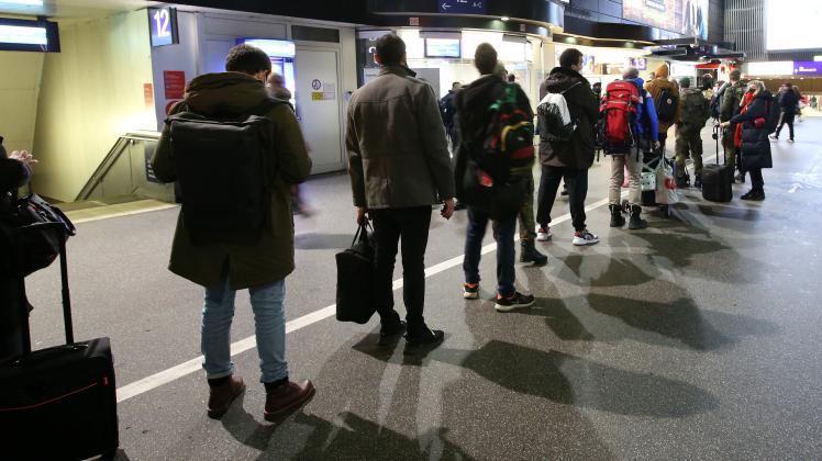 Hamburger Hauptbahnhof: Sturmtief „Antonia“ sorgt für Einschränkungen im Bahnverkehr im Norden.