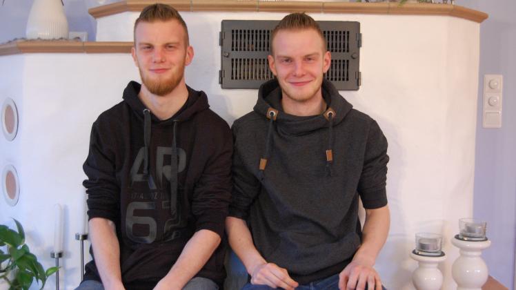 Die Belmer Zwillinge Steffen (links) und Tobias Lüeske feiern großen Schnapszahl-Geburtstag: Am 22.02.2022 werden sie 22 Jahre alt.