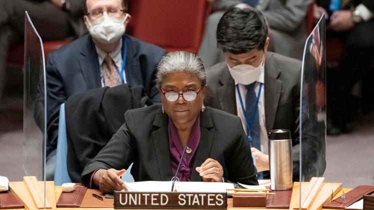 Die US-Botschafterin Linda Thomas-Greenfield kündigte bei einer Dringlichkeitssitzung des UN-Sicherheitsrates schwere Konsequenzen für Moskau an.