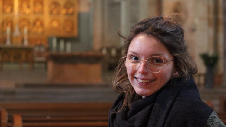 Eva Gutschner ist Pastoralassistentin. Auf Instagram diskutiert sie über die Kirche und die vielen Probleme und Fragestellungen. Eva Gutschner ist Pastoralassistentin. Auf Instagram diskutiert sie über die Kirche und die vielen Probleme und Fragestellungen.