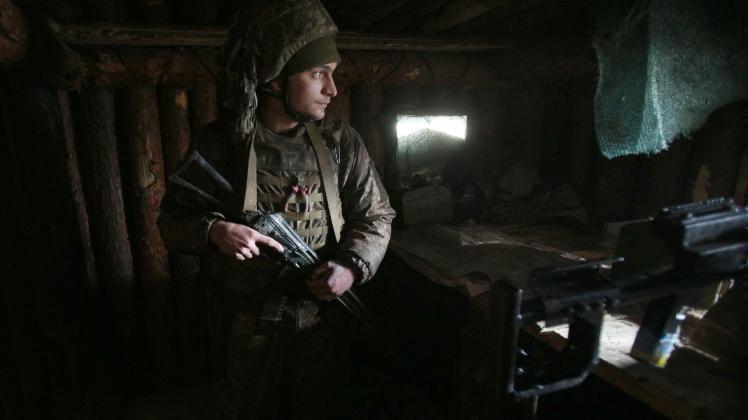 Ukrainische Soldaten müssen russische Angriffe abwehren. Welche Begriffe und Definitionen Sie kennen sollten. (Symbolbild)
