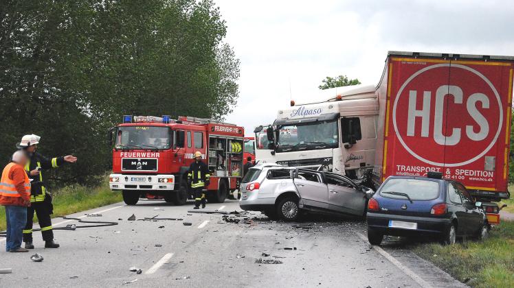 Ein Toter Und Vier Verletzte Bei Schwerem Unfall Auf Der B76 | SHZ