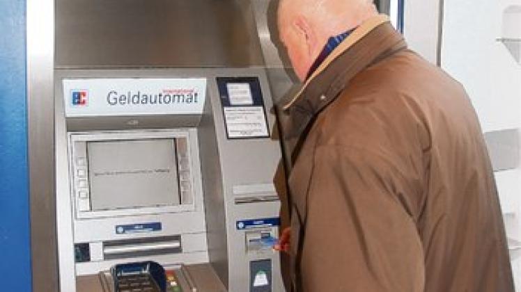 Geldautomaten: falsche Karte - hohe Kosten | SHZ