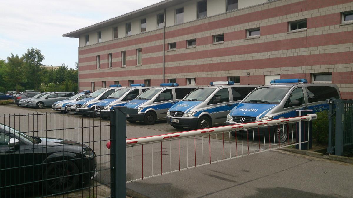 Brandanschlag auf Polizeirevier Rostock SVZ