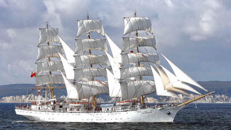 Das Segelschulschiff „Dar Mlodziezy“ nimmt am 7. August NNN-Leser an Bord. 