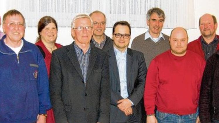 Zehn Kandidaten für die Kommunalwahl:  Die Allgemeine Wählergemeinschaft Ottenbüttel. 