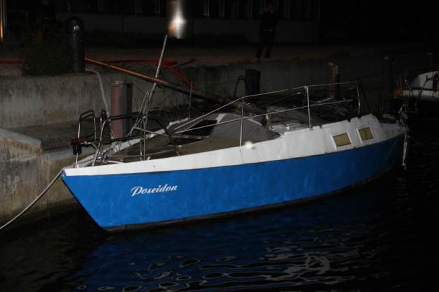 Ausgebrannte „Poseidon“ an der Silohalbinsel: 8000 Euro Schaden.  