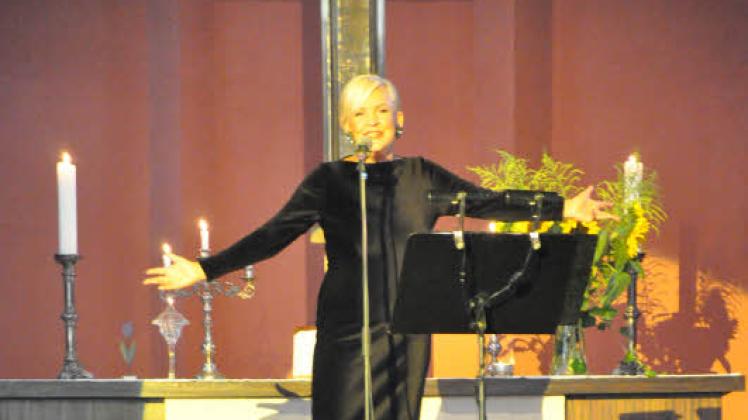 Ein brillantes Konzert lieferte Angelika Milster in der ausverkauften Johanneskirche in Neu Kaliß ab.  