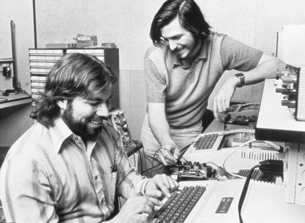 Steve Wozniak und Steve Jobs. Ein Bild aus dem Jahr 1976.