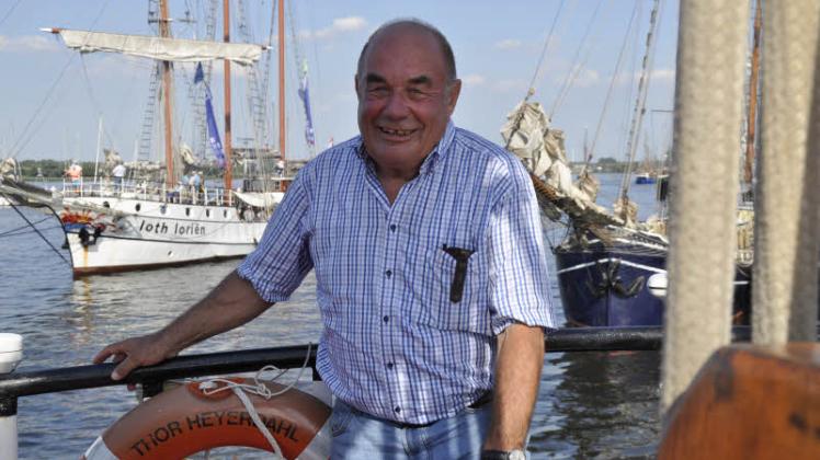 Chef auf dem Dreimast-Toppsegelschoner: Ulli Lambrecht ist der Kapitän auf Schiff Thor Heyerdahl. Chef auf dem Dreimast-Toppsegelschoner: Ulli Lambrecht ist der Kapitän auf Schiff Thor Heyerdahl.