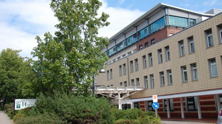Das ehemalige Martin-Luther-Krankenhaus an der Moltkestraße hat 330 Betten und gehört seit 2012 zum Helios-Konzern. Im nächsten Frühjahr soll der Umzug in den Klinik-Neubau an der St. Jürgener Straße erfolgen.