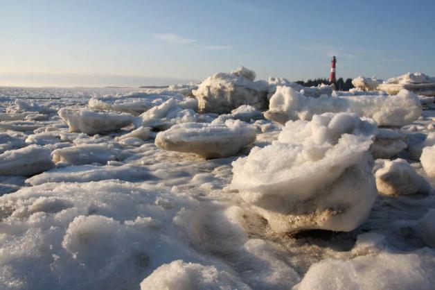 Gefahr für die Häuser? Bei strenger Kälte können sich Eisschollen bis vor die Ostküste in Hörnum schieben.