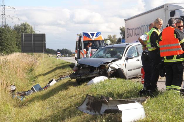 Ein schwerer Unfall mit vier Verletzten ereignete sich heute Nachmittag auf der A19 in Rostock.