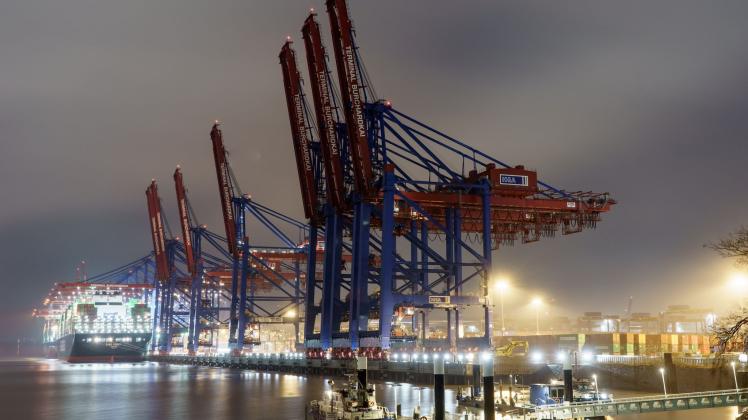 Containeraberfertigung im Hamburger Hafen