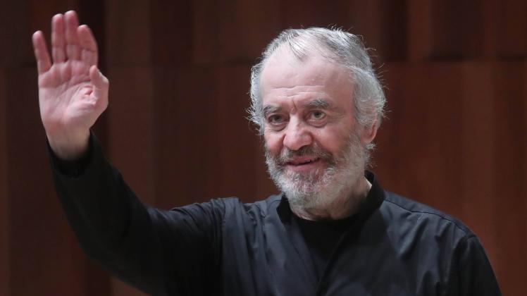 Hallo Freunde: Dirigent Valery Gergiev nach einem Konzert in Moskau.