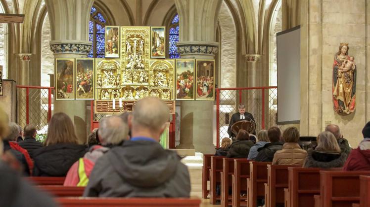 Osnabrück: #Ukraine / ökumenisches Friedensgebet in der Marienkirche. 25.02.2022