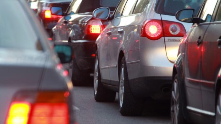 Im automatisierten Verfahren wird ab sofort das Verkehrsaufkommen auf den Straßen im Emsland gezählt. Symbolfoto: dpa