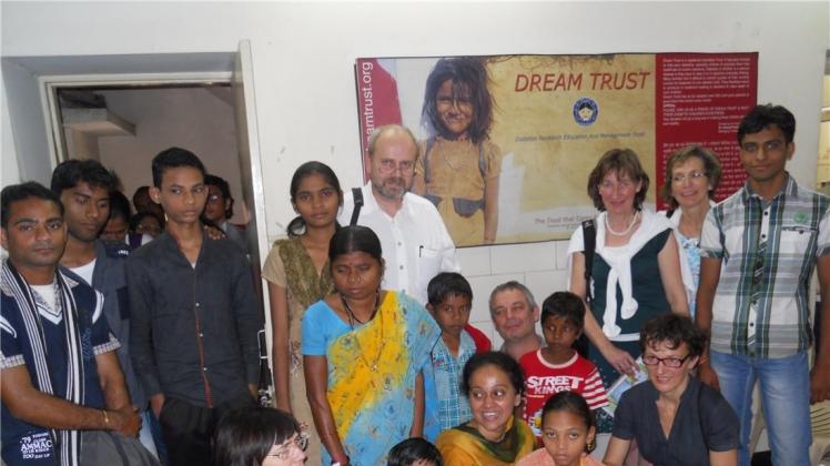 Dr. Bernhard Beier engagiert sich im Hilfsprojekt „Dream Trust“ und besuchte auch schon die jungen Patientinnen in Indien. 