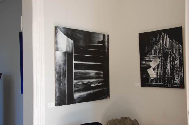 Sylvie Moreillons Bilder mit Baustellen-Kühle. Sylvie Moreillons Bilder mit Baustellen-Kühle.