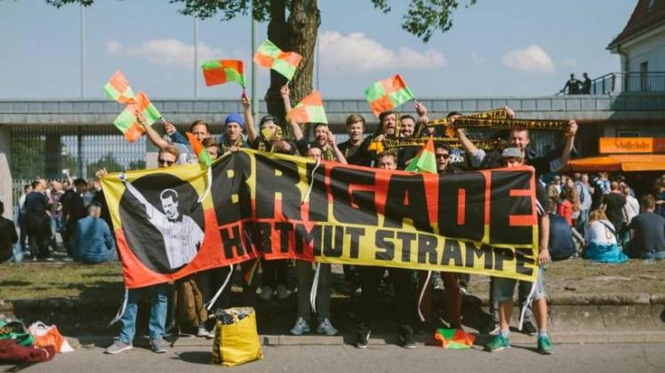 Die „Brigade Hartmut Strampe“ in voller Besetzung.