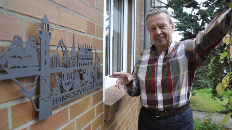 Vorstandsvorsitzender Klaus Armbröster (81) gibt seine Liebe zur Hansestadt seit 16 Jahren als Stadtführer weiter.