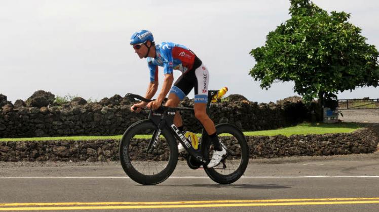 Für eine optimale Leistung auf den 180 Rad-Kilometern hat Ausstatter Cube einen auf Andreas Raelert – hier beim Training auf Hawaii – zugeschnittenen Prototyp entwickelt und im Windkanal getestet.