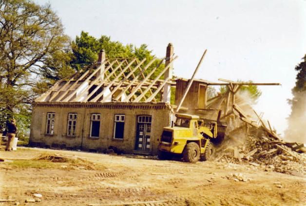 Abriss: Am 21. Mai 1974 wurde das alte Forsthaus in Altholzkrug abgerissen. Der Grund: die Autobahn. 