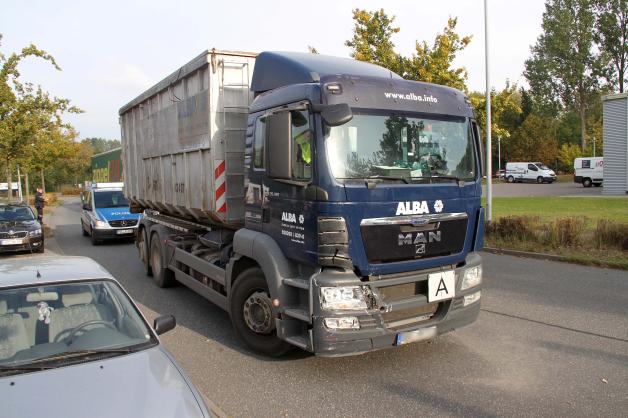 Lkw rammt Pkw in Bentwisch - Mann verletzt Lkw rammt Pkw in Bentwisch - Mann verletzt