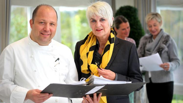 Die Küchenlust-Jury hat gewählt: Dirk Luther und Gitti Drolshagen freuen sich über die vielen guten Bewerbungen.
